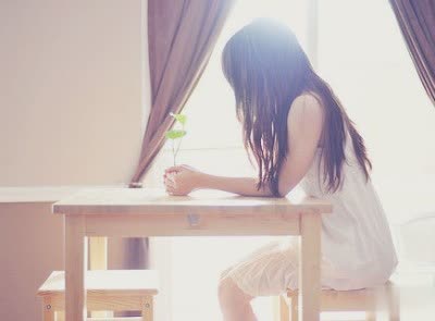 分手伤感说说:一直以伤害的方式相爱,直至分开